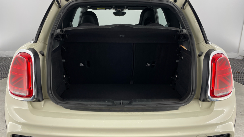 MINI Hatchback 2.0 Cooper S Sport II 3dr Petrol Hatchback